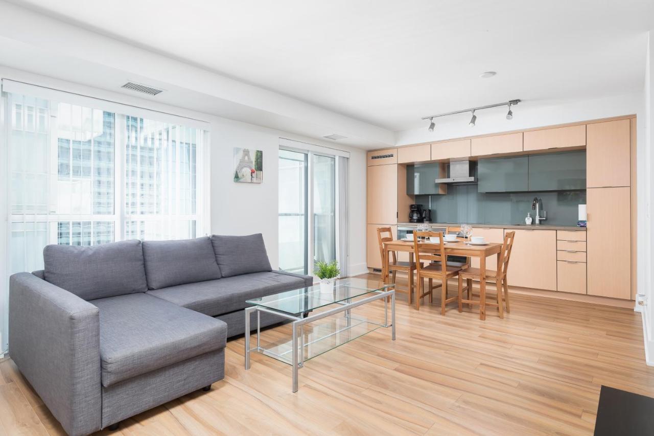 Apartmán Across From The Cn Tower, Metro Toronto Convention Centre And Rogers Centre In Downtown Toronto Core Exteriér fotografie