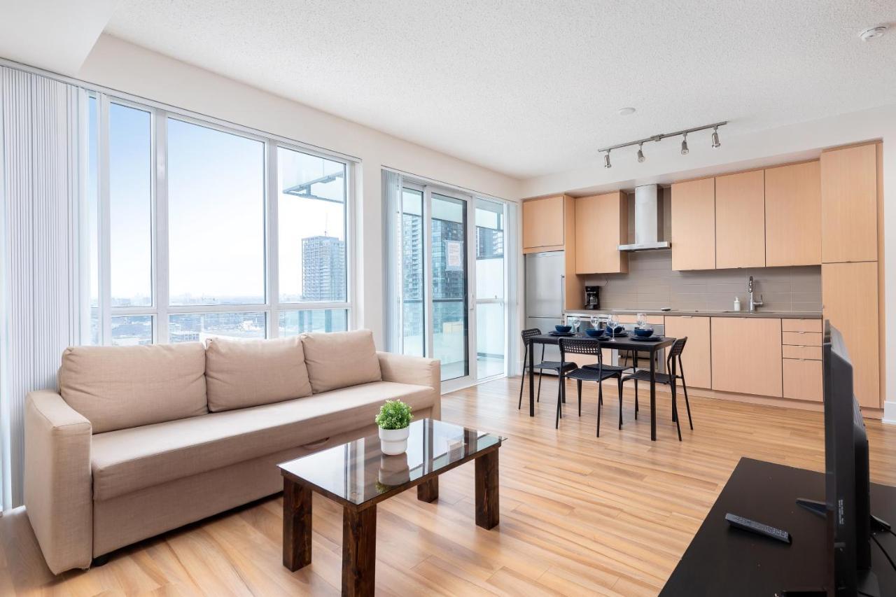 Apartmán Across From The Cn Tower, Metro Toronto Convention Centre And Rogers Centre In Downtown Toronto Core Exteriér fotografie