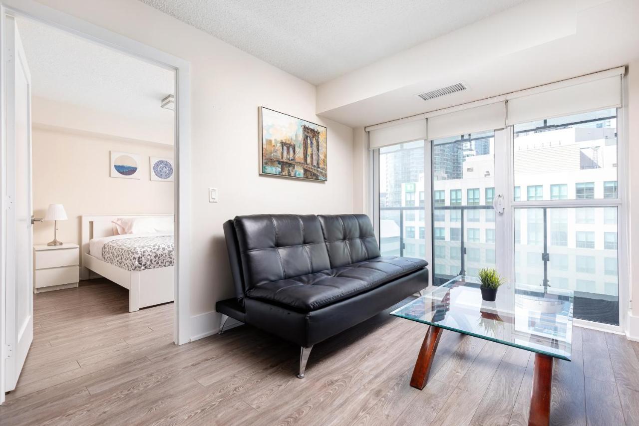 Apartmán Across From The Cn Tower, Metro Toronto Convention Centre And Rogers Centre In Downtown Toronto Core Exteriér fotografie