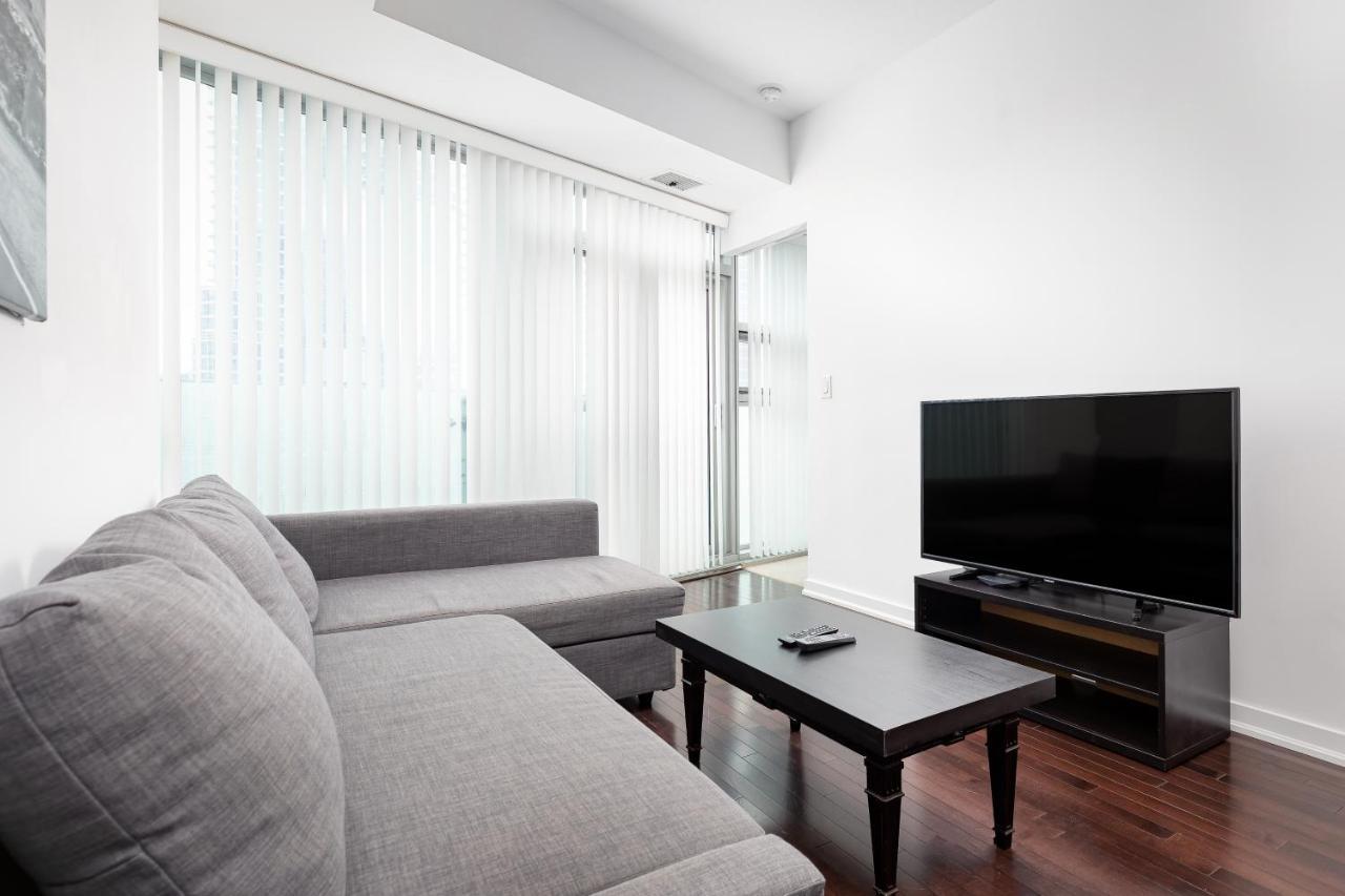 Apartmán Across From The Cn Tower, Metro Toronto Convention Centre And Rogers Centre In Downtown Toronto Core Exteriér fotografie