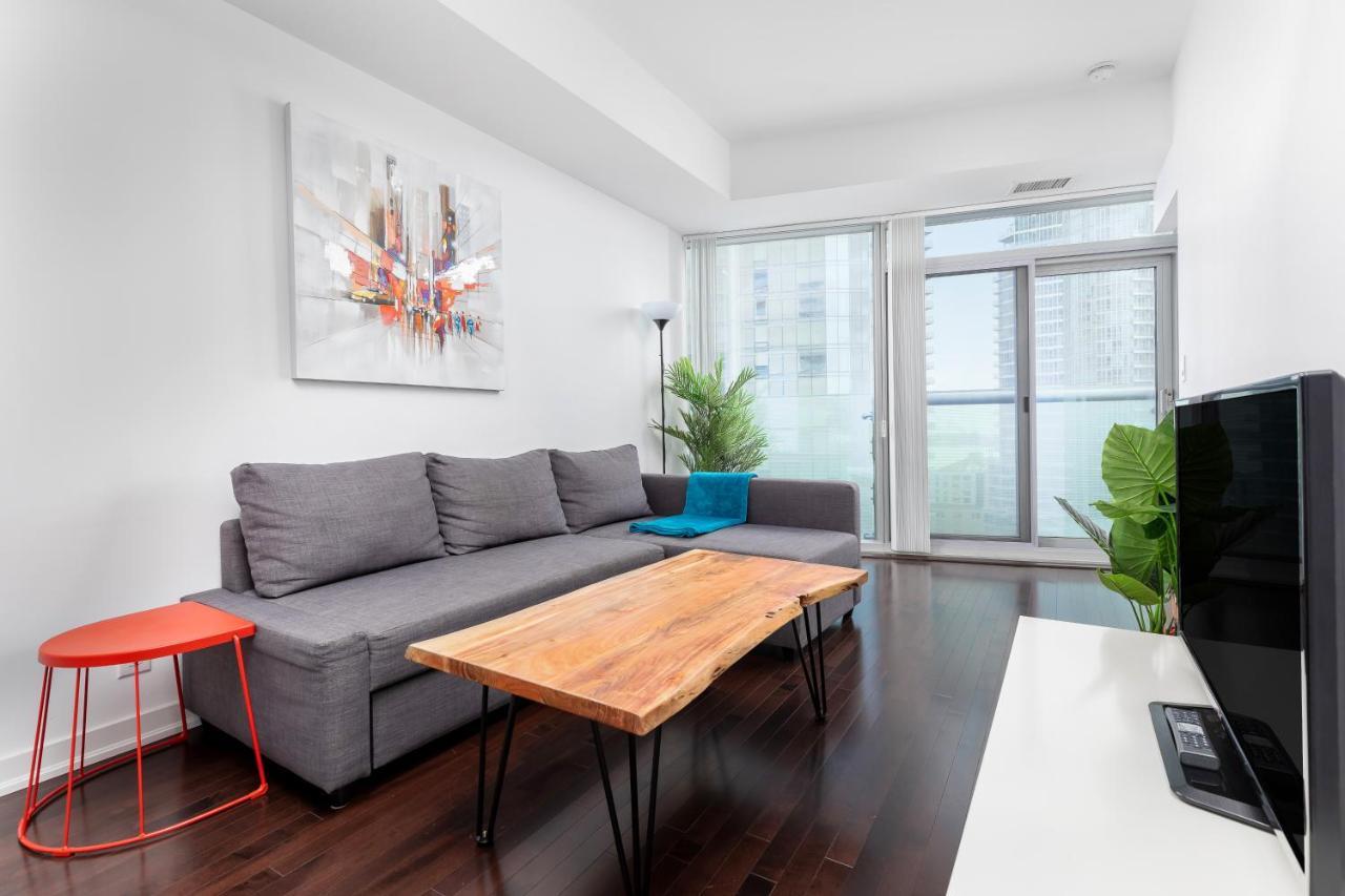 Apartmán Across From The Cn Tower, Metro Toronto Convention Centre And Rogers Centre In Downtown Toronto Core Exteriér fotografie