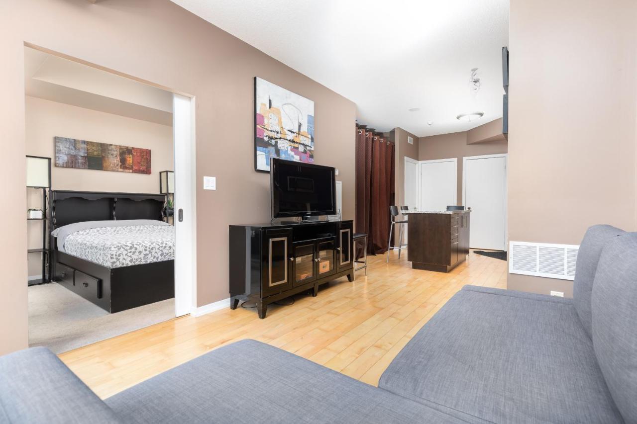 Apartmán Across From The Cn Tower, Metro Toronto Convention Centre And Rogers Centre In Downtown Toronto Core Exteriér fotografie