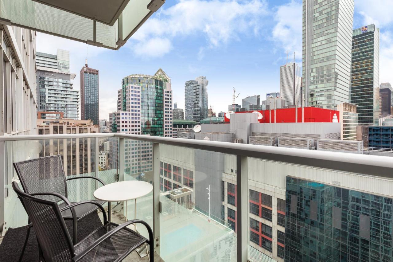 Apartmán Across From The Cn Tower, Metro Toronto Convention Centre And Rogers Centre In Downtown Toronto Core Exteriér fotografie